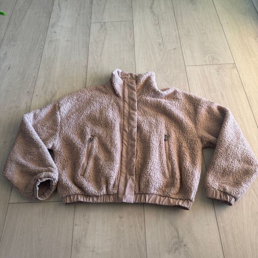 Vuori  Cozy Sherpa Jacket size XS